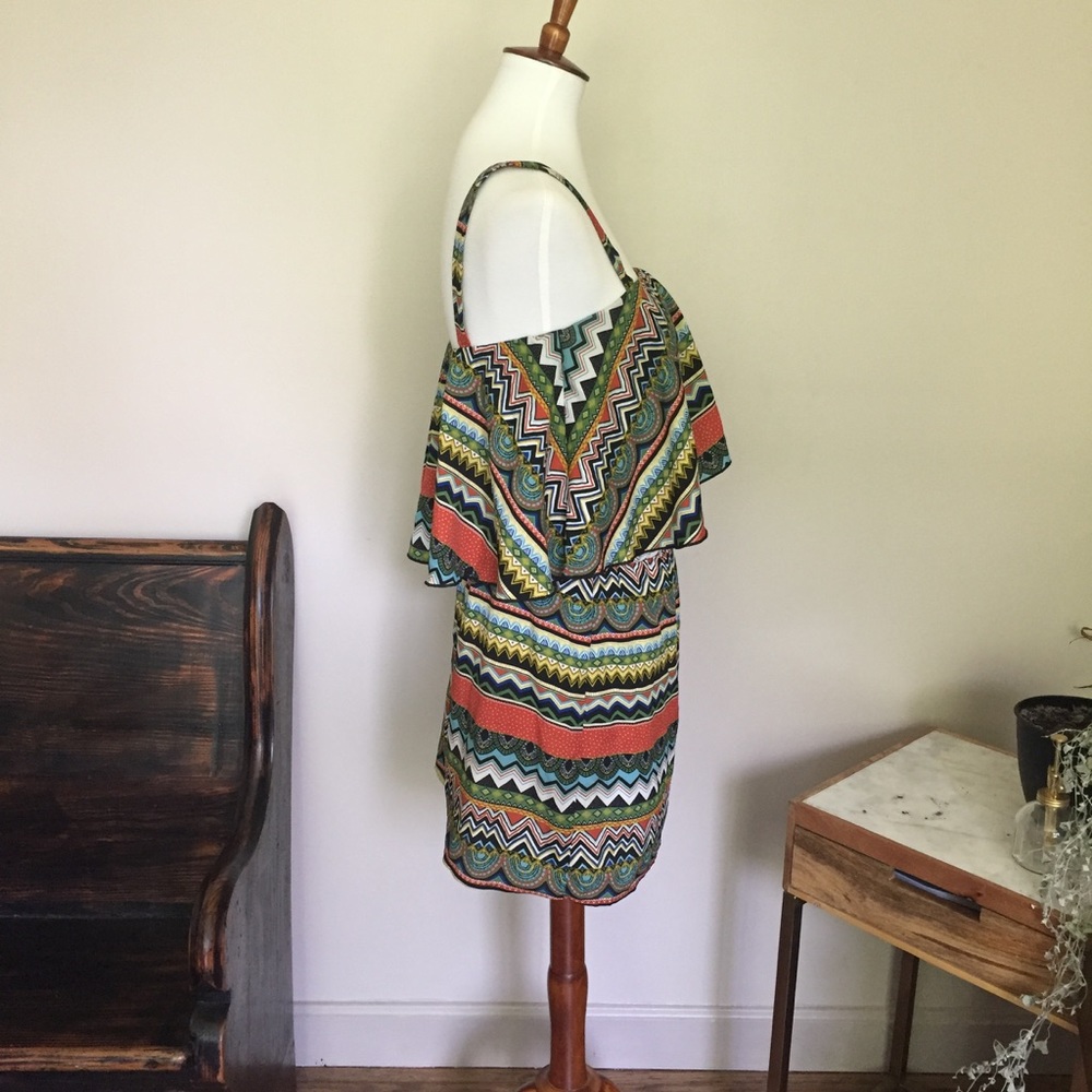 🎉 GLAM Ruffle Top Patterned Mini Dress - Picture 6 of 8